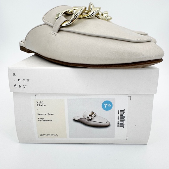 A NEW DAY Kiki Chain Loafer Mules Size 7.5 Off White Vegan Leather Slip On Flats - Picture 2 of 10